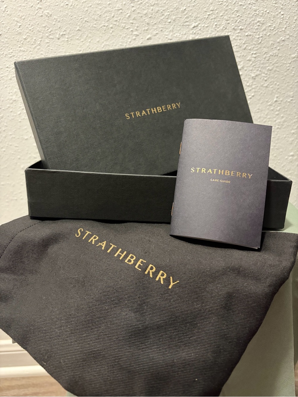 Strathberry Black Leather Bar-Detail Chain Wallet Crossbody - Picture 7 of 8
